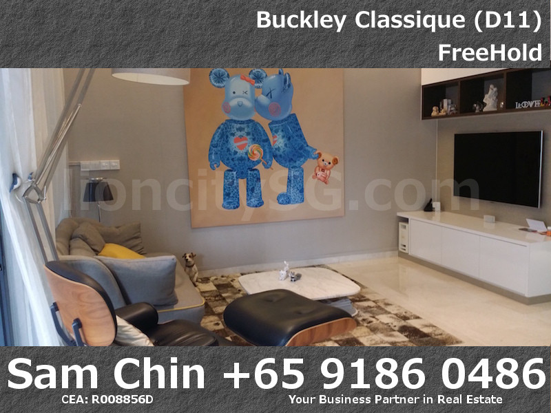 Buckley Classique – 3 BD – S08 – Living Room